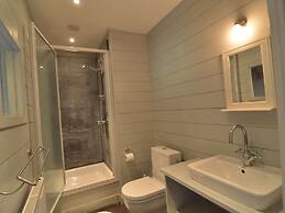 Elegant Estate Stay, Maredsous