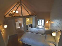 Elegant Estate Stay, Maredsous