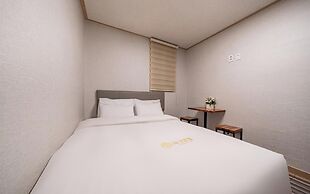Peanut Hotel
