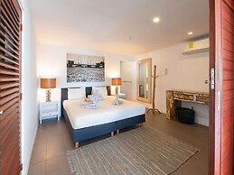 Spacious Villa Near Beach