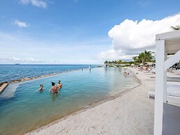 Spacious Villa Near Beach