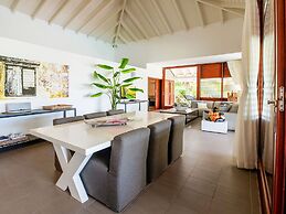 Spacious Villa Near Beach