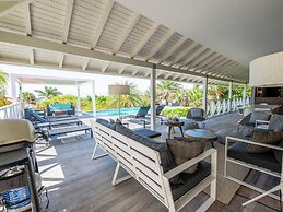 Spacious Villa Near Beach