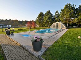 Spacious Villa With Swimming Pool