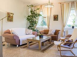 Spacious Villa With Swimming Pool
