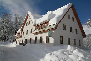 Apartment Near Ski Slopes