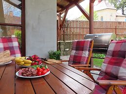 Mountain Home With Garden