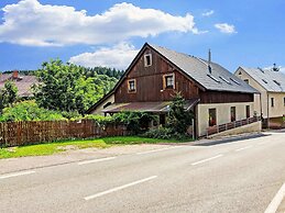 Mountain Home With Garden