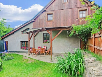 Mountain Home With Garden