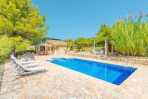 Rustic House in Tramuntana With Salt Pool