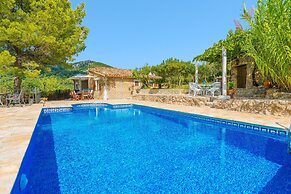 Rustic House in Tramuntana With Salt Pool