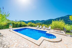 Rustic House in Tramuntana With Salt Pool