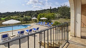 Country House in Spain With Pool & Mountain Views