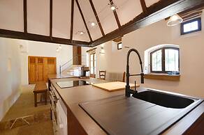 Villa in Buger With Pool and Scenic Views