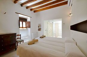Villa in Buger With Pool and Scenic Views