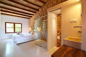 Villa in Buger With Pool and Scenic Views