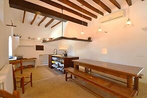 Villa in Buger With Pool and Scenic Views