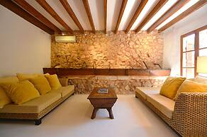 Villa in Buger With Pool and Scenic Views