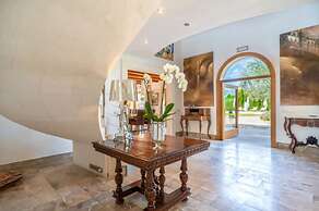 Villa in Mallorca With Event Space & Chill Out