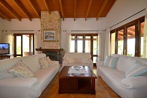 Villa in Majorca Near Tramuntana Mountains