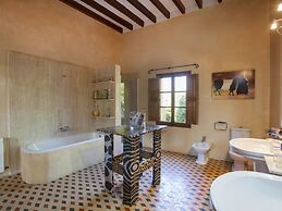 Mansion in Lloseta With Pool & Terrace
