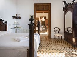Mansion in Lloseta With Pool & Terrace
