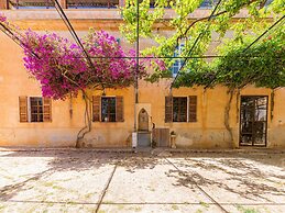 Belvilla by oyo Mansion