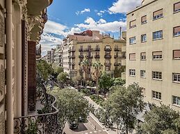 Modern Villa in Eixample With Sea Near