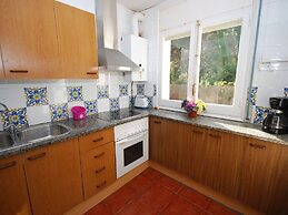 Peaceful Villa in Canyelles With Swimming Pool