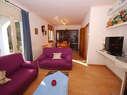 Peaceful Villa in Canyelles With Swimming Pool