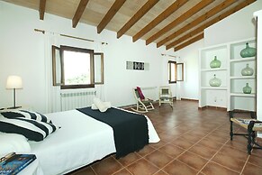 Villa Aina