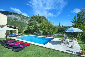 Villa Aina