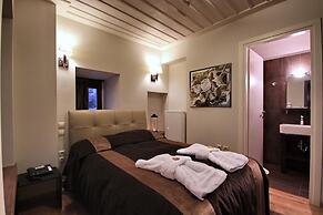 Tsarbou Guesthouse