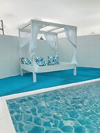Ocean Front Property - Villa 4 Aruba w pool view
