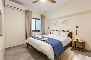 AirTLV Sirkin Apartment