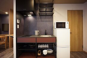 WIRES HOTEL James zaka