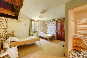 Quaint Holiday Home in Ferce