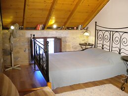 Holiday Home With Garden in Leonidio