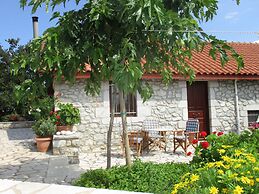 Holiday Home With Garden in Leonidio