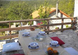 Holiday Home With Garden in Leonidio