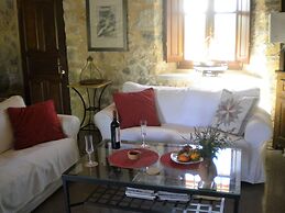 Holiday Home With Garden in Leonidio