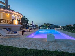 Villa in Kalpaki With Private Pool