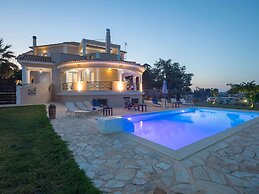 Villa in Kalpaki With Private Pool