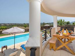 Villa in Kalpaki With Private Pool