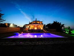 Villa in Kalpaki With Private Pool