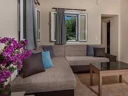 Villa in Zakynthos With Private Pool & Views