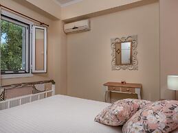 Villa in Zakynthos With Private Pool & Views