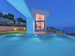 Modern Villa in Sivota With Pool
