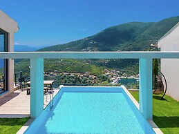 Modern Villa in Sivota With Pool