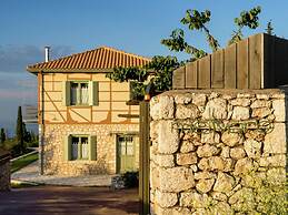 Charming, Warm Vacation Home, Private Pool, Privacy and Seaview, West 